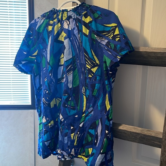 XL Koi Scrub Top - Picture 4 of 4
